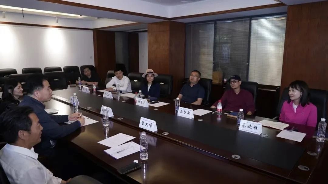 工作动态 |我校校友办与西安市人民政府驻深圳办事处一行赴西安外事学院调研交流